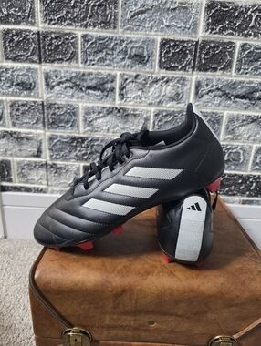 Adidas Men's Black Soccers Shoes Size 11.5
